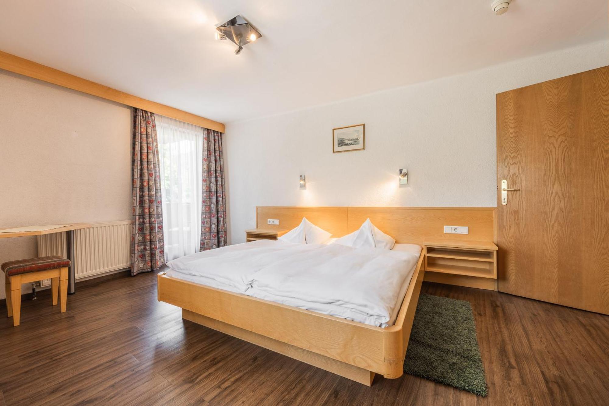 Batzenhaeusl Hotel Seefeld in Tirol Exterior photo