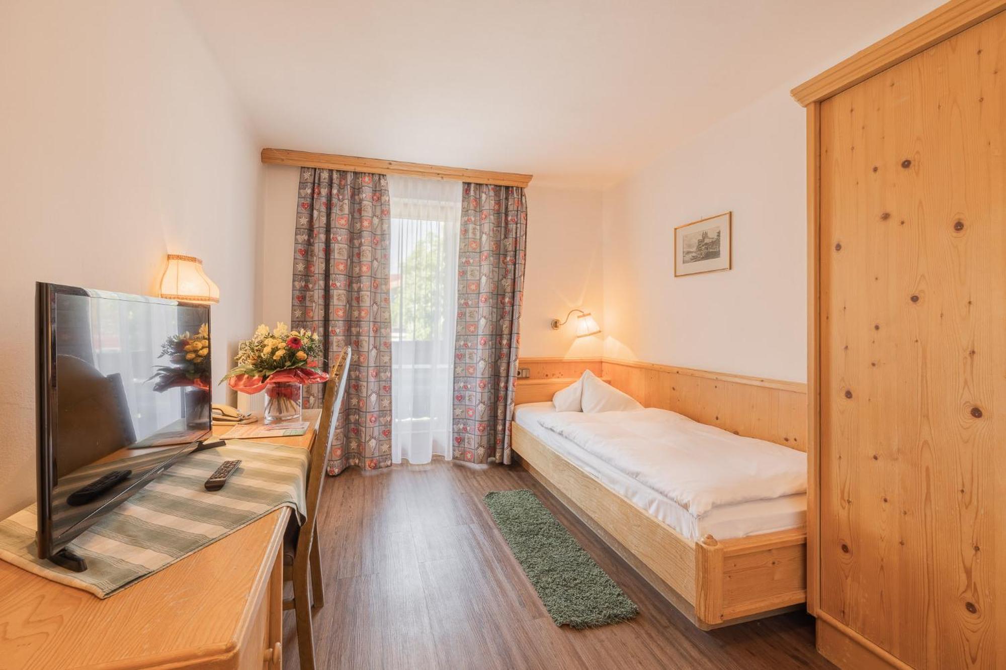 Batzenhaeusl Hotel Seefeld in Tirol Exterior photo