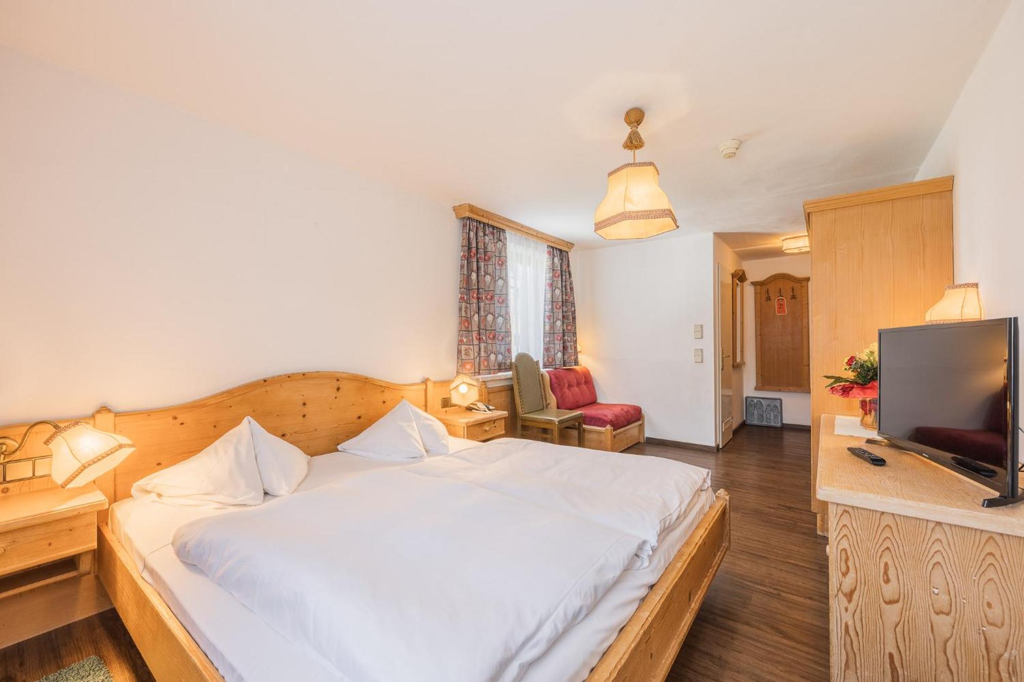Batzenhaeusl Hotel Seefeld in Tirol Exterior photo