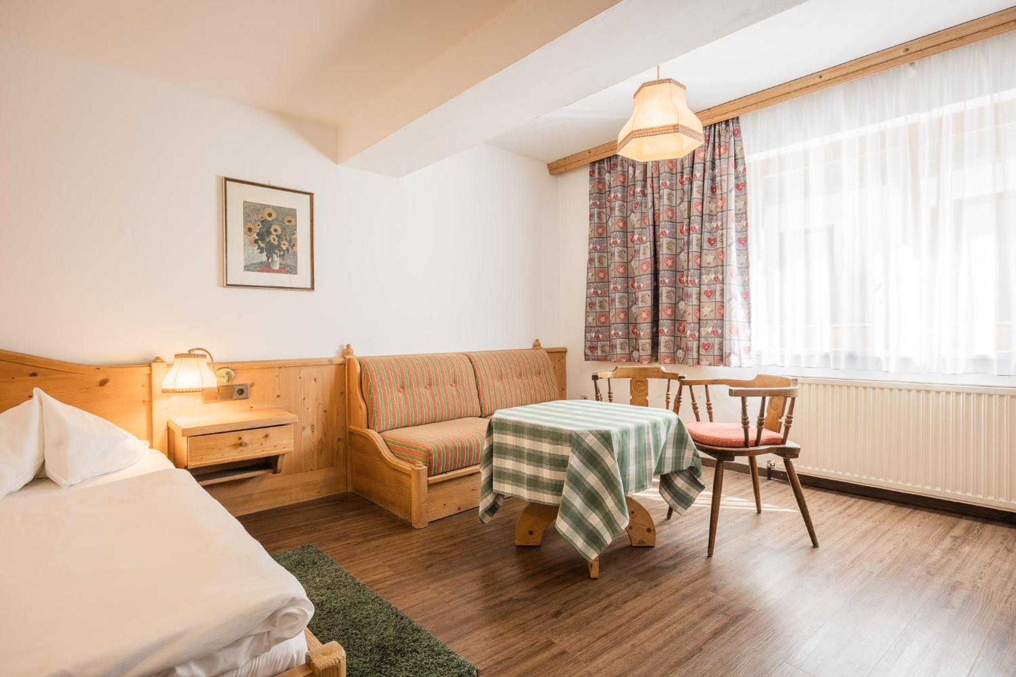 Batzenhaeusl Hotel Seefeld in Tirol Exterior photo
