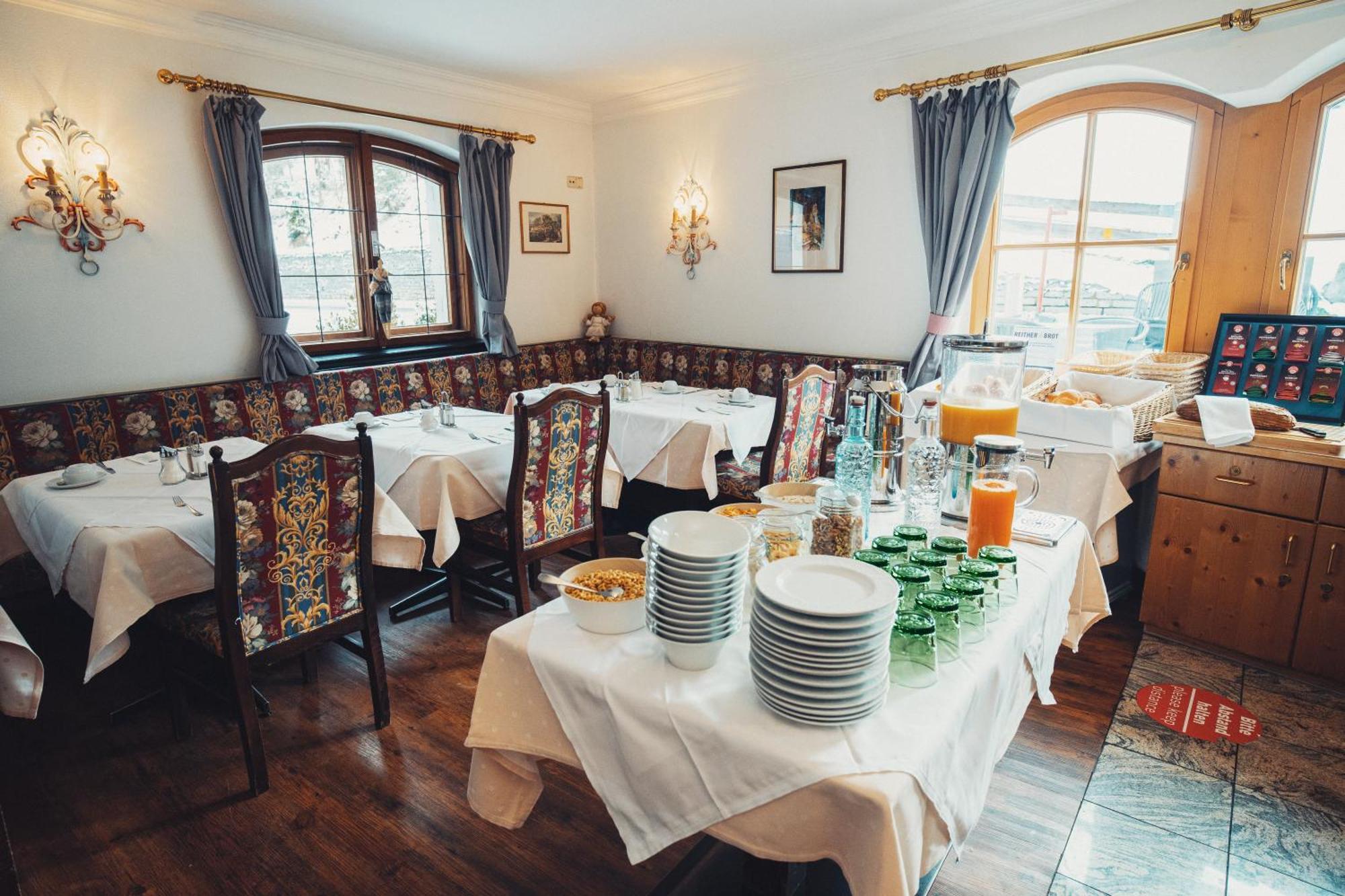 Batzenhaeusl Hotel Seefeld in Tirol Exterior photo